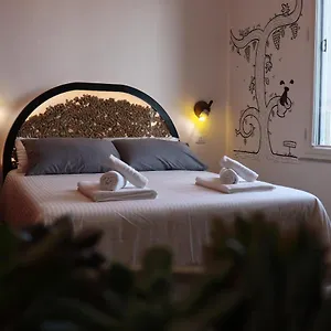 Liotru Maisonne, With En-suite Bathroom And Shared Bathroom Włochy