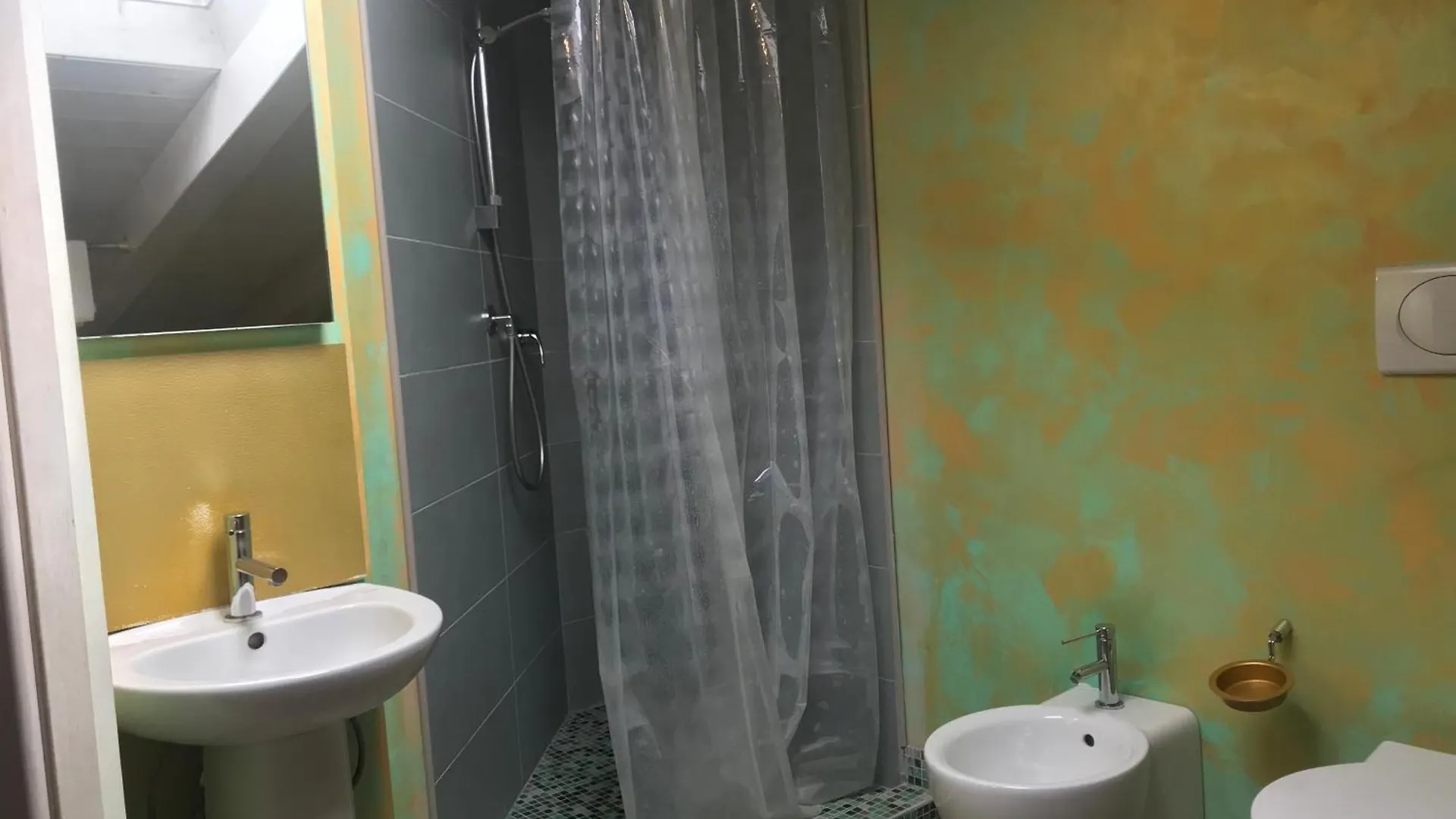 Casa Munay Bologna 2*,