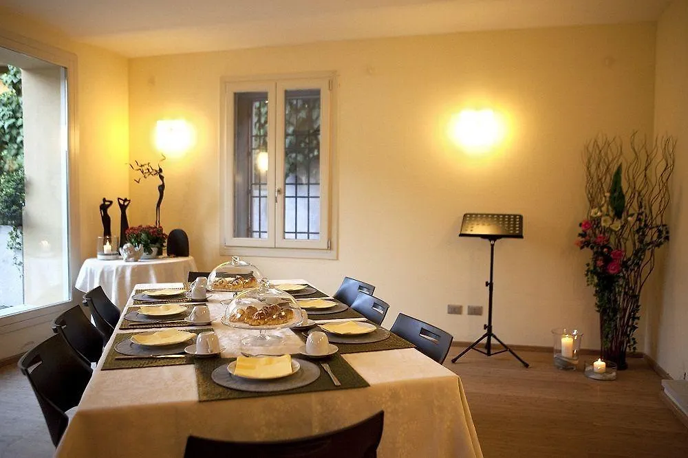 ** Gasthof Casa Munay Bologna Italien